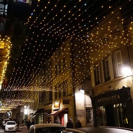 Wood Stone And Wine * Beaune (Cote d'Or)