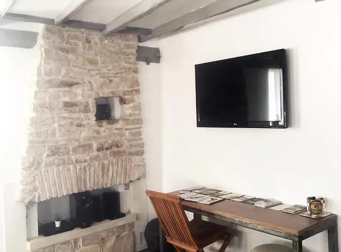 Апартаменти Wood Stone And Wine Бон