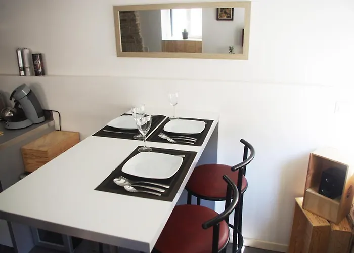 Wood Stone And Wine Бон